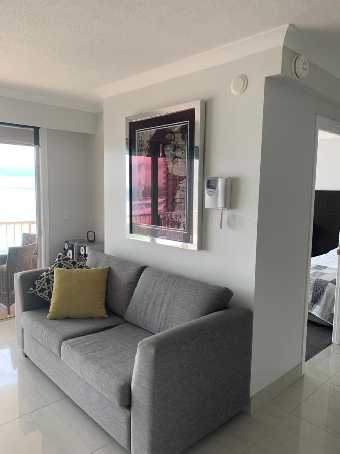 Stunning 2 Bedroom Ocean View Apartment Голд-Кост Екстер'єр фото