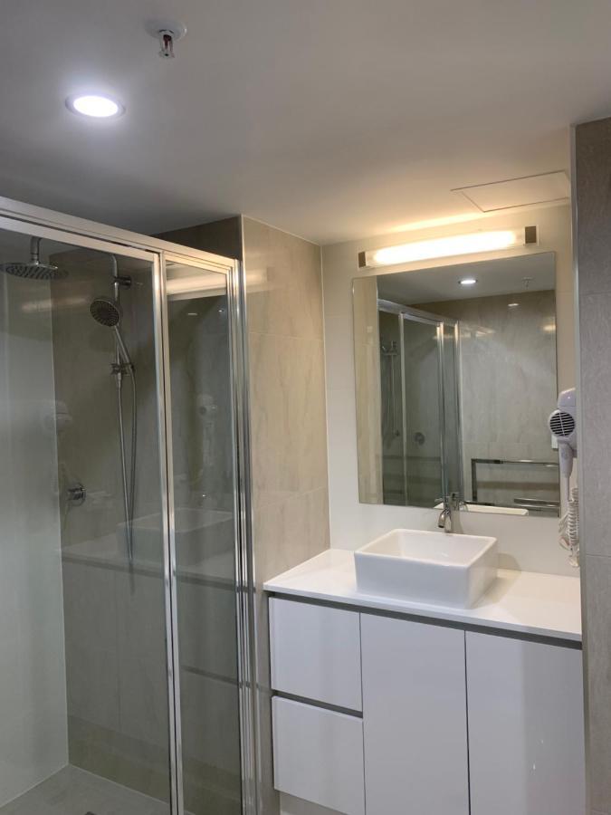 Stunning 2 Bedroom Ocean View Apartment Голд-Кост Екстер'єр фото